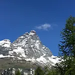 Les Jumeaux شقة